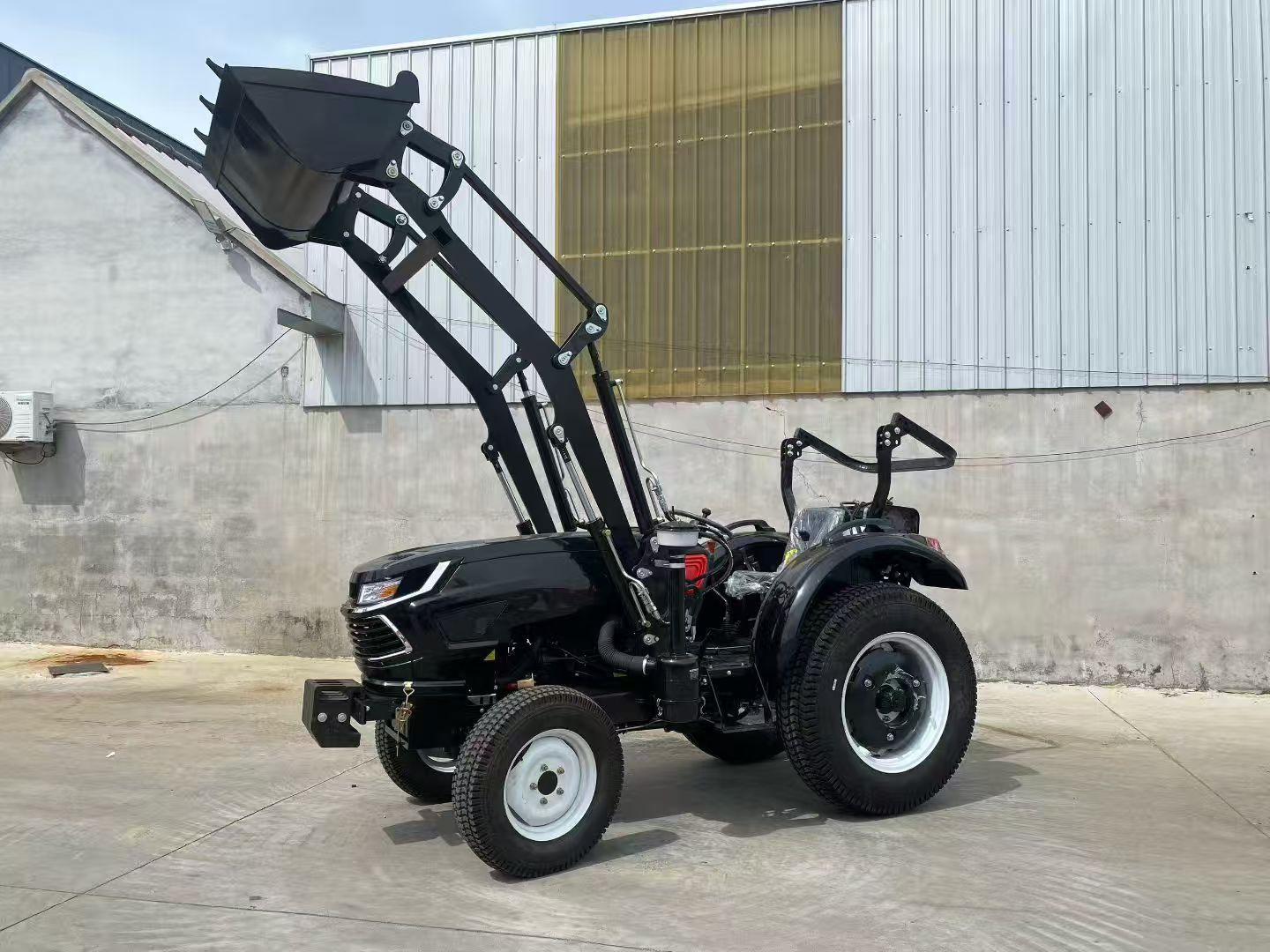 80馬力4WD農業用トラクター、プロ仕様、農業生産用ホイール - Agriculture Farming Professional のレビューと価格