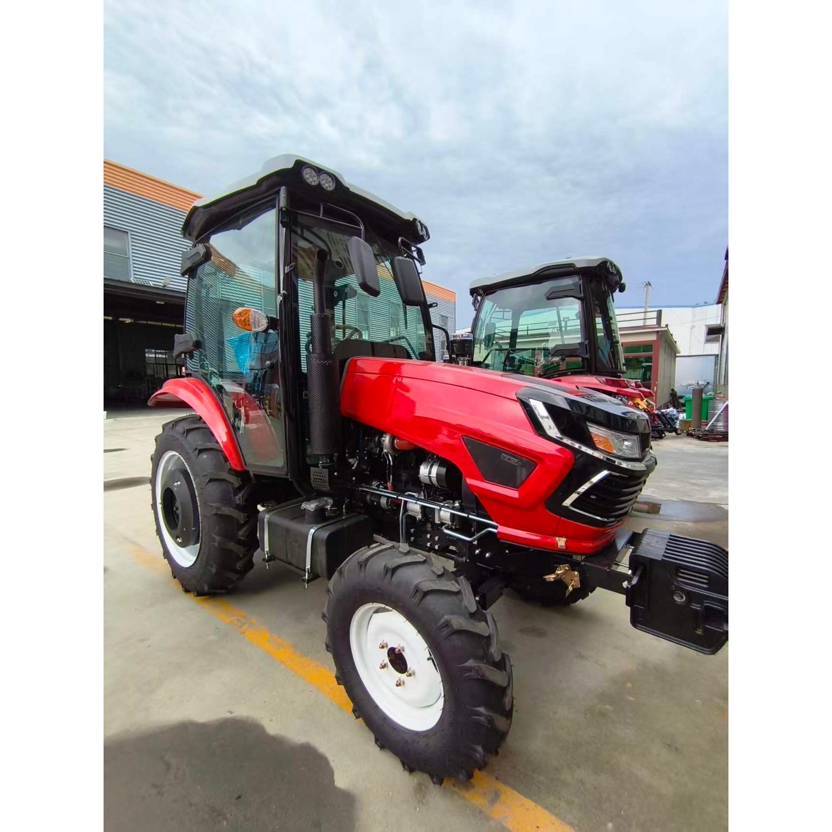 四輪駆動農業用トラクター、100馬力ディーゼルエンジン、長寿 - Agriculture Farming Services のレビューと価格