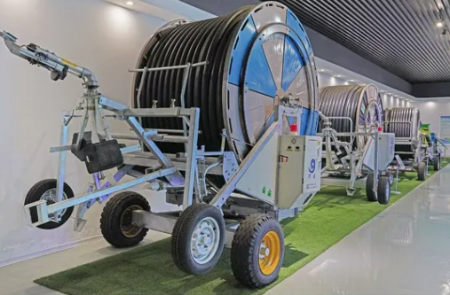 IoTコアモーターとポンプを搭載した金属製農業用スプリンクラ - Farm Agriculture のレビューと価格